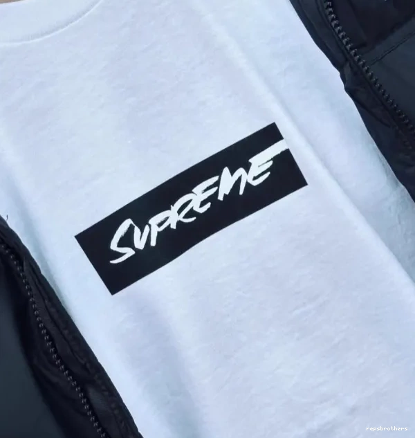 Black Tee L Logo White 24SS and Futura XL S Box M 0908
